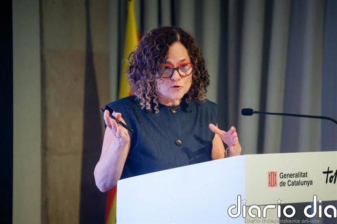 Hernández reivindica en París que la cultura catalana "está y se la espera"