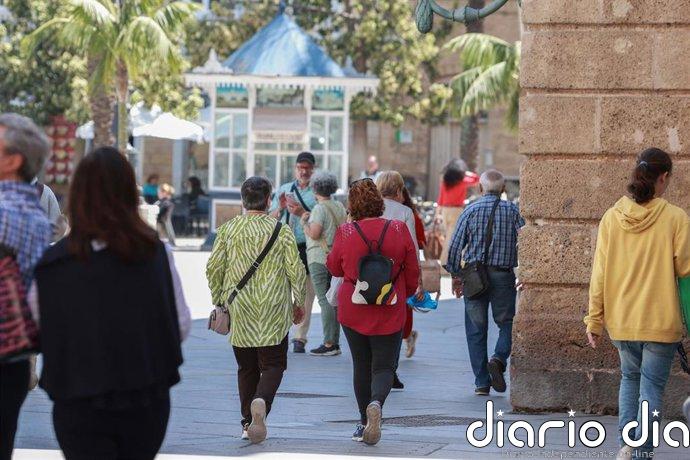 Horeca Cádiz no espera cancelaciones por puente del 1 de noviembre y reclama más inversión en mantenimiento de tren