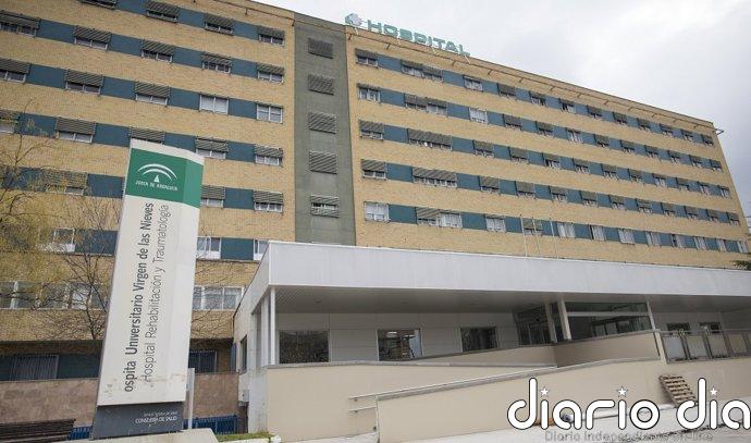 Hospitalizado un hombre de 40 años con quemaduras tras el incendio de una vivienda en Granada capital