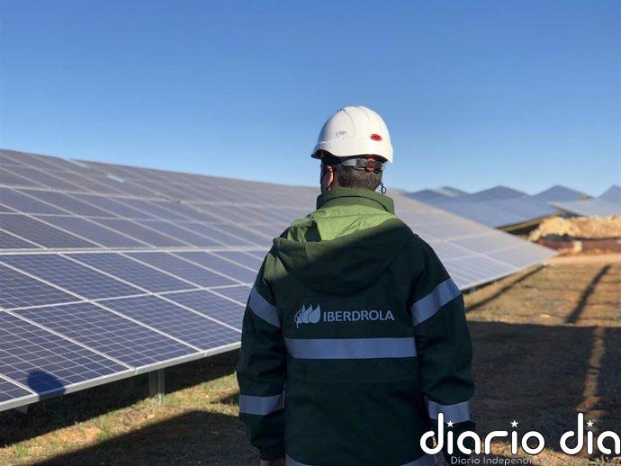Iberdrola suministrará energía renovable a todos los centros de MediaMarkt en España