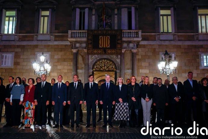 Illa, Collboni, Rull, Crespín y Moret guardan un minuto de silencio por las víctimas