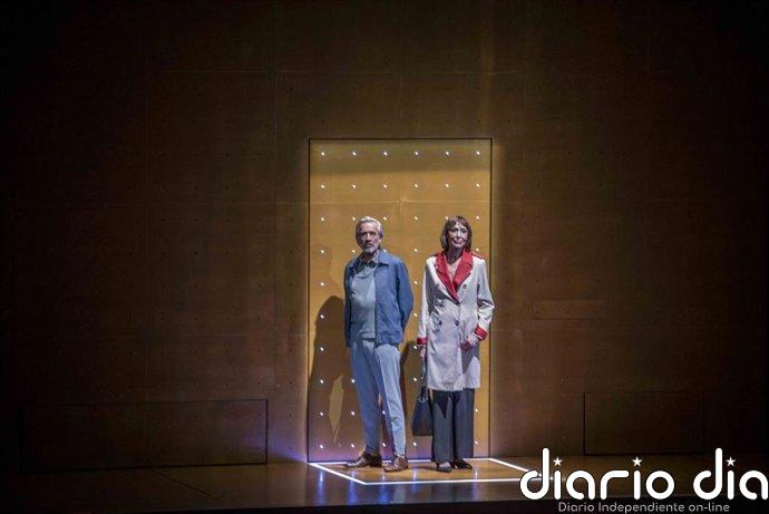 Imanol Arias y María Barranco despiertan risas y reflexión en el Maestro Padilla de Almería con 'Mejor No Decirlo'