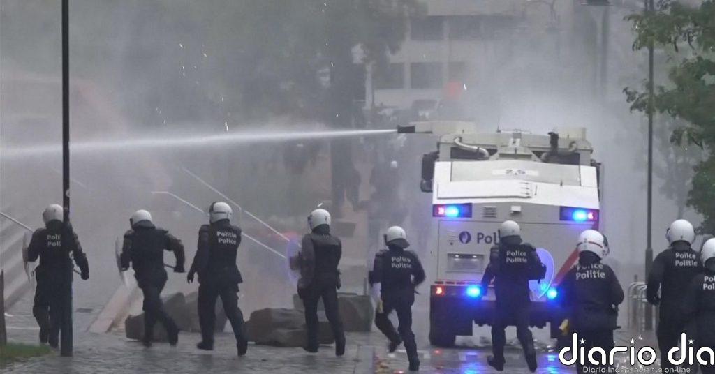 Importantes disturbios en las calles de Bruselas entre estudiantes y policía
