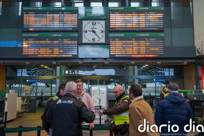 Interrumpida la circulación ferroviaria entre Escacena y La Palma del Condado (Sevilla) por un incendio próximo