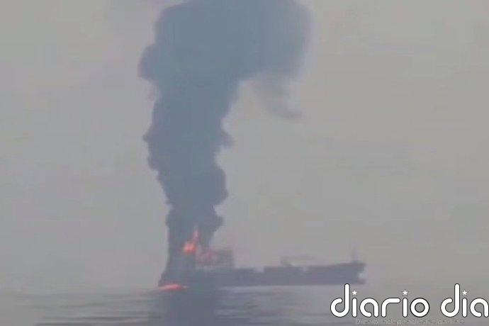 Irán informa de una nueva explosión en un petrolero incendiados tras el impacto con una mina en Ormuz