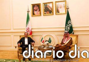 Irán pide diálogo en Yemen y se ofrece a Arabia Saudí para mediar e iniciar conversaciones con los hutíes