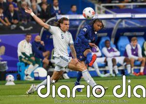 Italia estropea el estreno en casa de la Francia de Zidane y Bélgica golea a Turquía