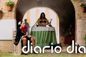 Judeline explora el deseo y se acompaña de Rossy de Palma en el vídeo de su nueva canción, 'La falda'