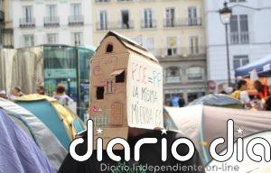 La acampada de Sol se sigue extendiendo y los congregados insisten en que seguirá hasta que aguante