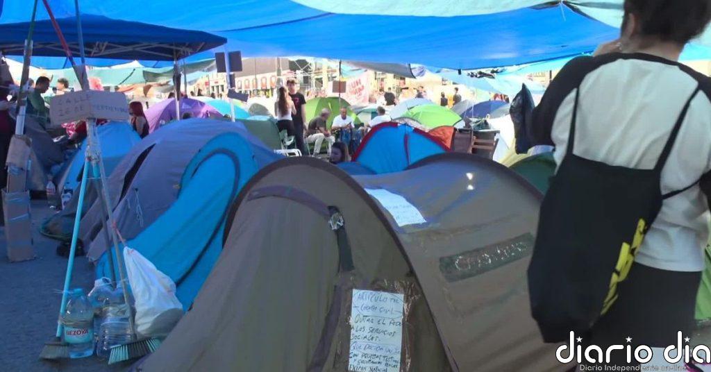 La acampada se mantiene en Sol en espera de si el Congreso da luz verde a los decretos