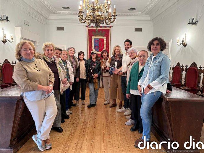 La alcaldesa de Calahorra recibe al grupo de teatro Improyayas tras ganar dos premios con 'Protagonistas'