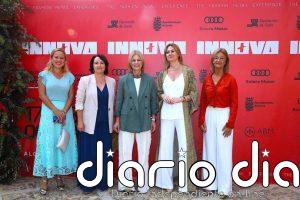 La alcaldesa de Jerez (Cádiz) resalta el valor de la moda como plataforma para promocionar a emprendedores locales