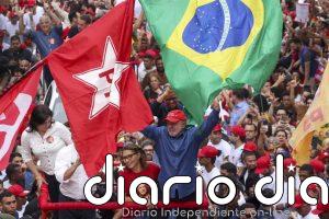 La Bolsa de Brasil se desploma un 17%, repunta el interés de los bonos y el real se hunde un 11%