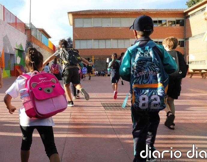 La Comunidad ampliará la bajada de ratios a alumnos de 3º Primaria en 2027 e incorporará cerca de 1.000 nuevos docentes