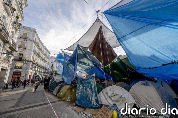 La Comunidad estudia recurrir decisión del TSJM de mantener la acampada en Sol e insiste en los "perjuicios" que causa