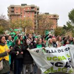 La consejera de Educación suspende por seguridad un acto en un IES donde se concentraban decenas de manifestantes