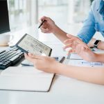 La constitución de sociedades cae un 6,4% en agosto, hasta las 5.093 nuevas empresas, según los notarios