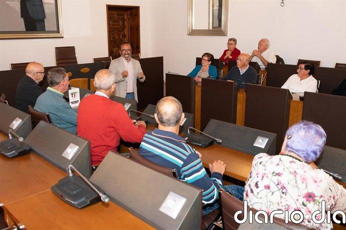 La Diputación de Cáceres abre sus puertas a las personas mayores para conocer sus necesidades e inquietudes