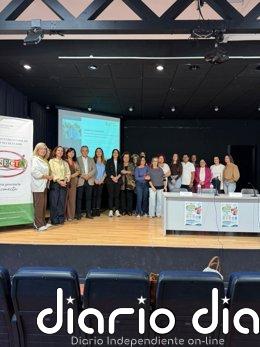 La Diputación de Jaén informa en Mengíbar sobre el programa 'Conecta' para prevenir la soledad no deseada Jornada sobre el programa 'Conecta' en Mengíbar