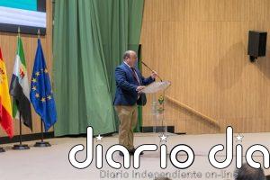 La Junta destaca en la Feria de Zafra su "compromiso" con el sector y pide al Gobierno cambios en sus políticas