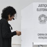 La Justicia electoral de Brasil ordena a Meta dar el mismo trato a Lula y a Bolsonaro
