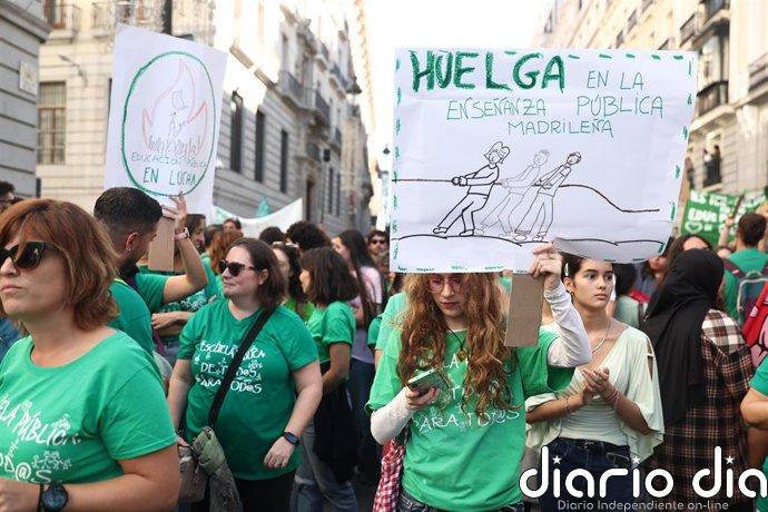 La 'marea verde' vuelve a marchar de Atocha a Sol para defender la educación pública