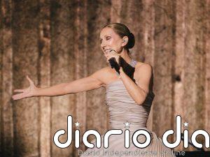 La nueva versión del vestido más impresionante que Céline Dion ha llevado en París: un diseño impecable de organza con c