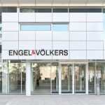 La OCU denuncia a Engel & Völkers por cobrar a los inquilinos comisiones de gestión inmobiliaria