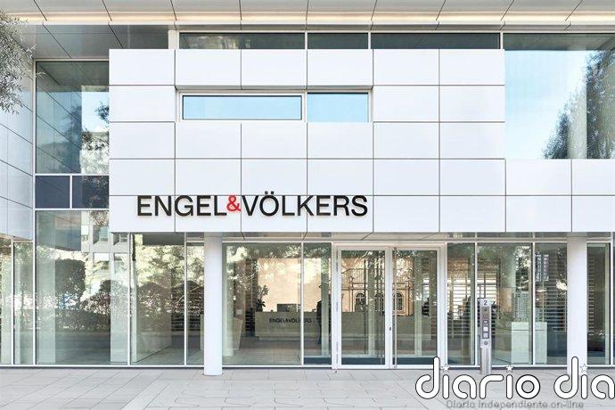 La OCU denuncia a Engel & Völkers por cobrar a los inquilinos comisiones de gestión inmobiliaria