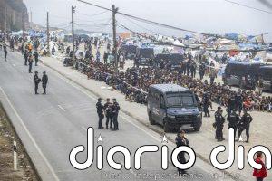 La Policía retoma el desalojo del Trampolín, tras la primera fase de ayer en la que retornaron casi 1.000 migrantes