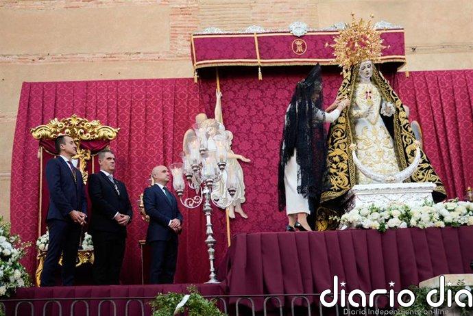 La Virgen de las Angustias de Vera recibe el Escudo de Oro de la Provincia de Almería