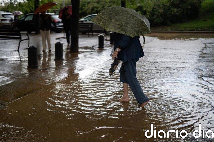 Las lluvias ponen en aviso a once comunidades autónomas este domingo, con alerta roja en Cataluña