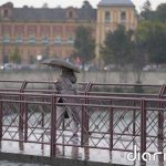 Las lluvias y tormentas ponen en aviso a 9 CCAA, 5 en nivel naranja por precipitaciones, con olas en Galicia