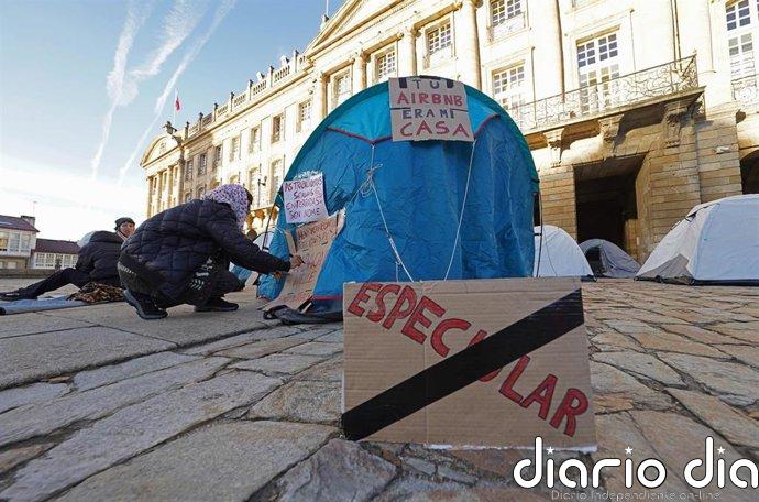 Los acampados por la vivienda de Santiago convocan este lunes una concentración "antirracista y anticolonial"