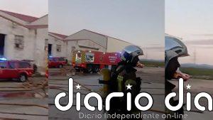Los bomberos de la DPZ finalizan la extinción de un incendio en una nave de almendras de Marracos