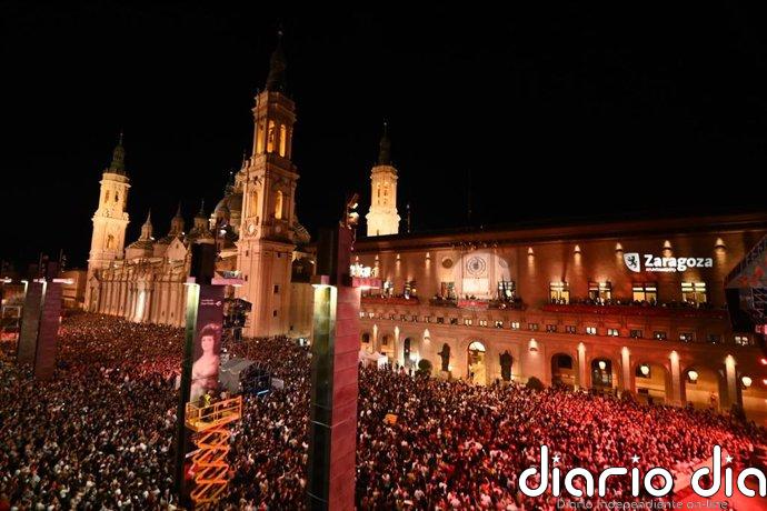 Los bomberos leen el pregón de las Fiestas del Pilar: "Detrás tenemos a una ciudad que no se rinde jamás"
