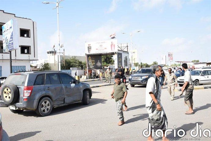 Los hutíes anuncian un bombardeo contra una base militar cerca del aeropuerto de Adén
