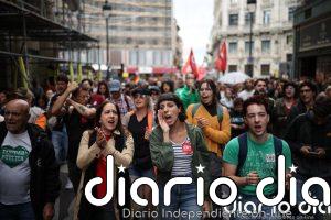 Los manifestantes de Sol se traladan frente al Congreso: "¿Dónde está el Gobierno progresista"