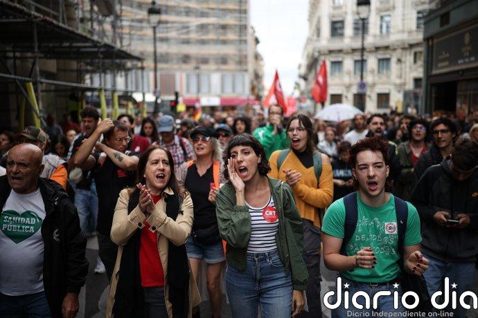 Los manifestantes de Sol se traladan frente al Congreso: "¿Dónde está el Gobierno progresista"