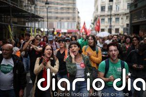 Los manifestantes de Sol se trasladan frente al Congreso: "¿Dónde está el Gobierno progresista"