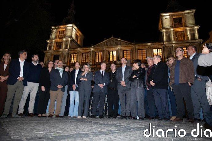 Los minutos de silencio en honor a las víctimas se repiten en las principales ciudades españolas