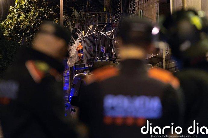 Los Mossos detienen a trece personas por los disturbios en Barcelona tras la manifestación sobre vivienda