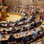 Los parlamentos andaluz y valenciano, presididos por el PP, sí guardan minutos de silencio por Maricarmen