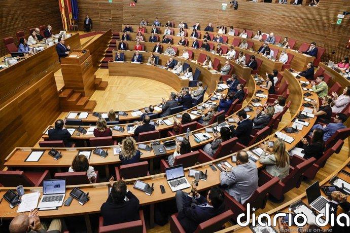 Los parlamentos andaluz y valenciano, presididos por el PP, sí guardan minutos de silencio por Maricarmen