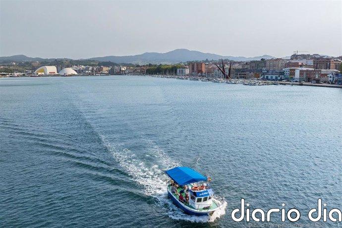 Los paseos en barco por la ría y las visitas al Espacio Portus sumaron 6.800 usuarios