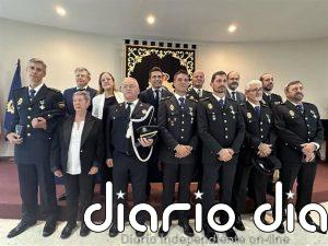 Los policías nacionales de Torrelavega conmemoran a sus patronos con la entrega de distinciones y reconocimientos