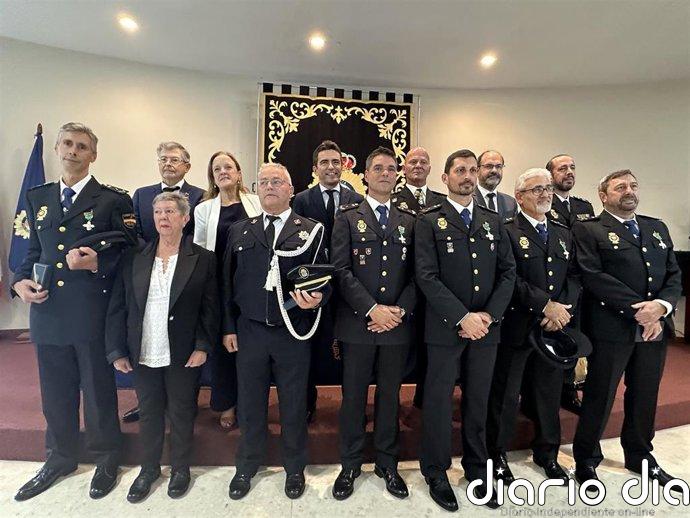 Los policías nacionales de Torrelavega conmemoran a sus patronos con la entrega de distinciones y reconocimientos