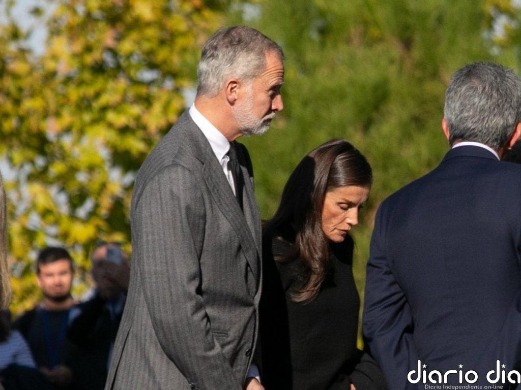 Los Reyes Felipe y Letizia muestran su apoyo a los heridos del accidente ferroviario en su visita al hospital de Toledo