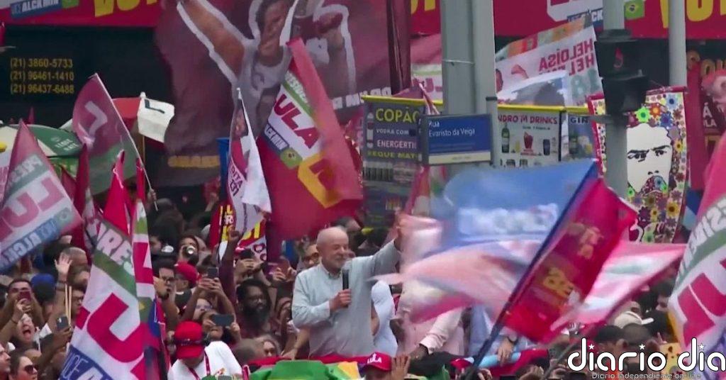 Lula da Silva cierra su campaña con un acto multitudinario en Río