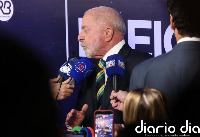 Lula y Flávio Bolsonaro cruzan acusaciones de corrupción en su primer debate para la segunda vuelta electoral brasileña